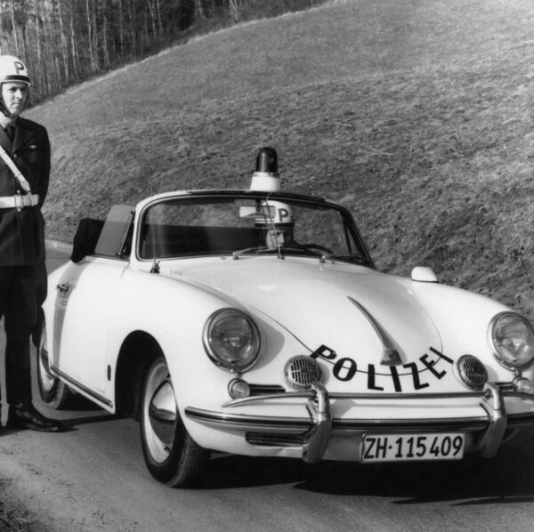 La police cantonale roulait en Porsche