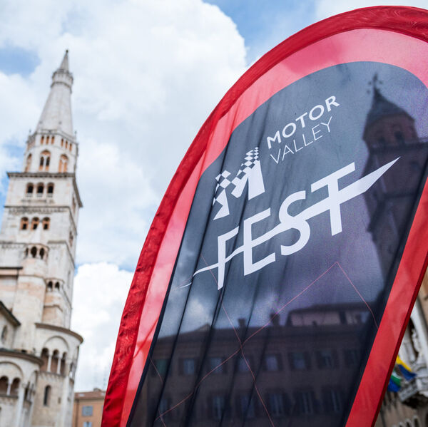 Modena sperrt die Tore auf