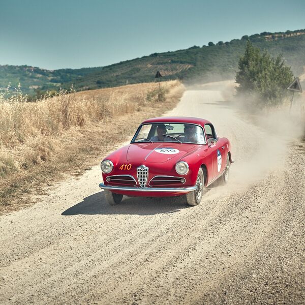 Alfa Romeo remporte la Mille Miglia