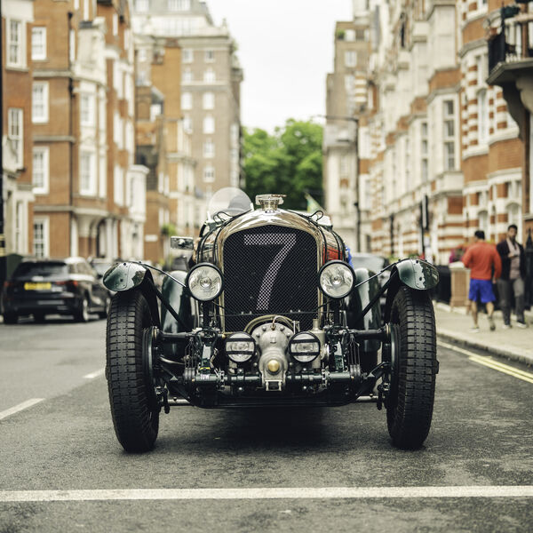 Ambiance vintage avec logo de Bentley