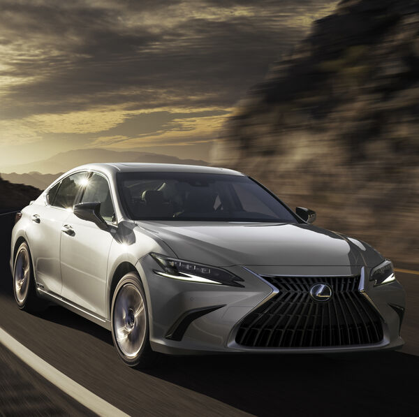 La Lexus ES fait peau neuve